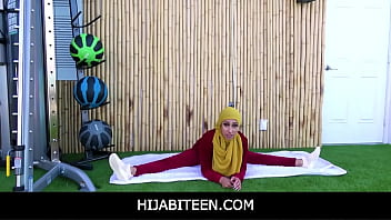 HijabiTeen- Fitness Trainer fucks exotic arabic client