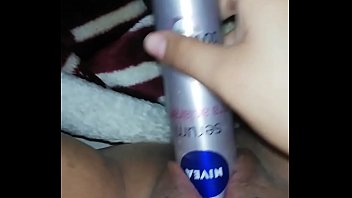 masturbandose con desodorante